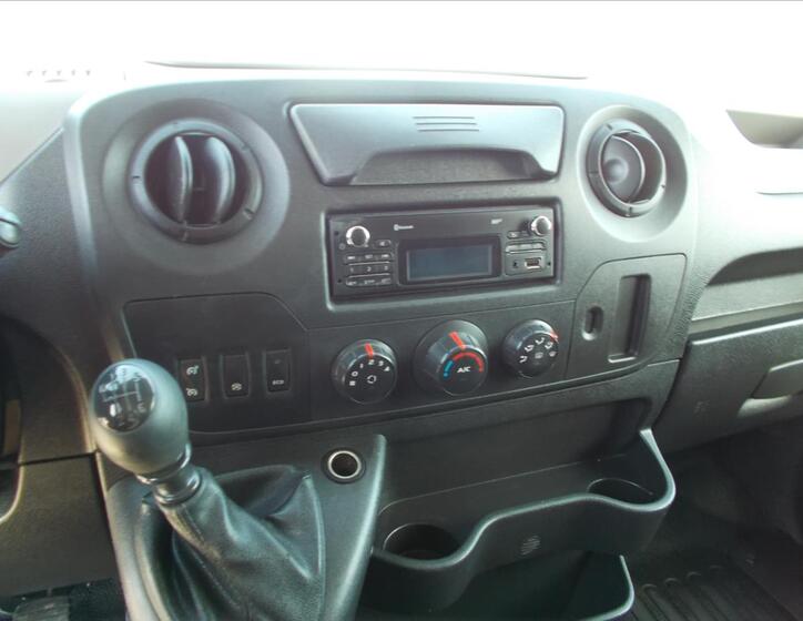 Renault Master 28
