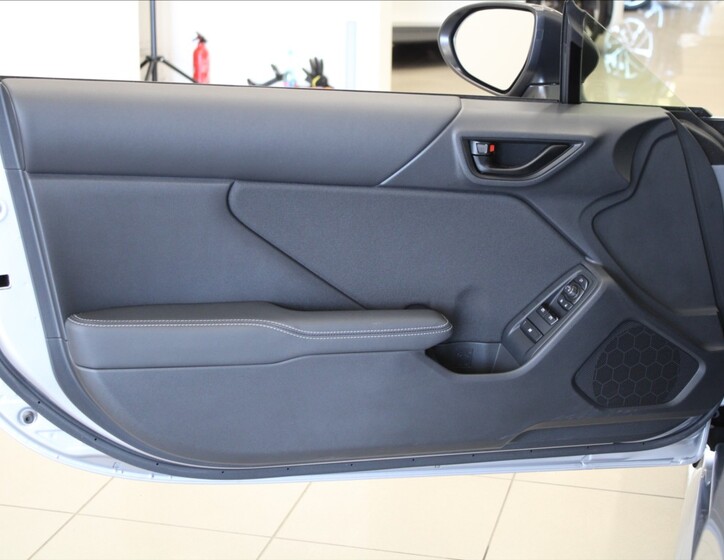 Toyota GR86 15