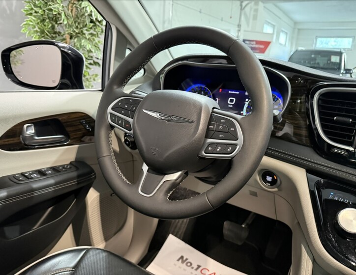 Chrysler Pacifica 19