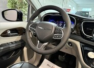 Chrysler Pacifica 19