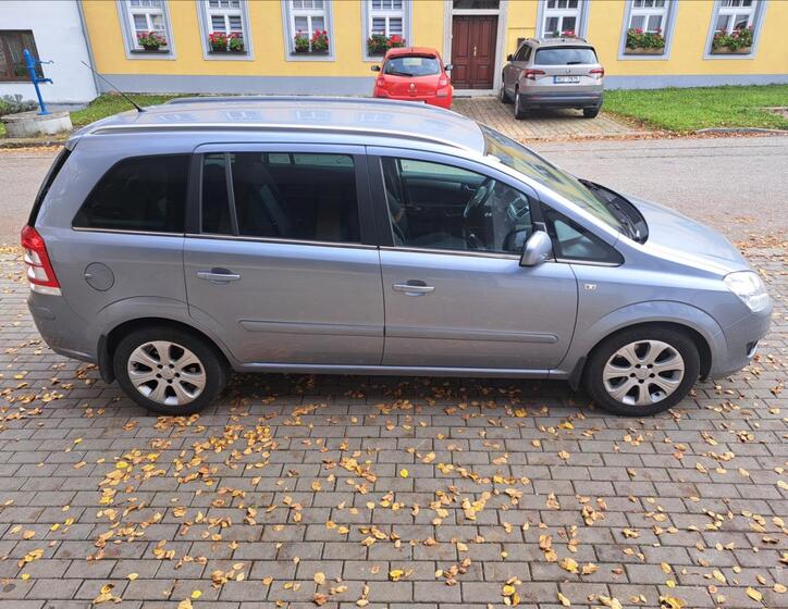 Opel Zafira 11