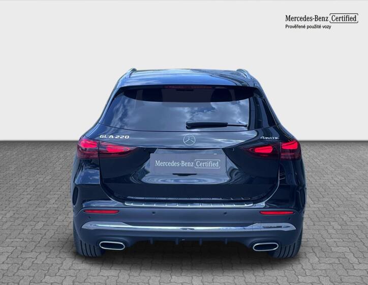 Mercedes-Benz GLA 4