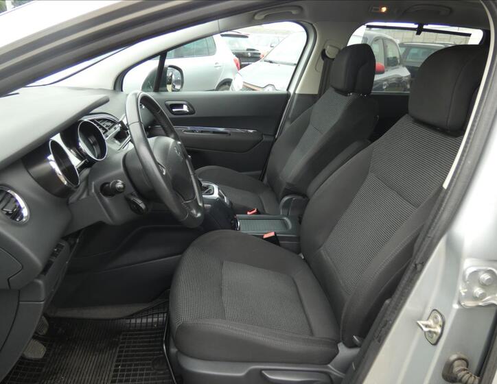 Peugeot 5008 9