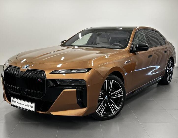 BMW i7 1