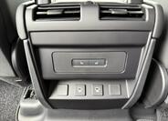 Land Rover Defender 24