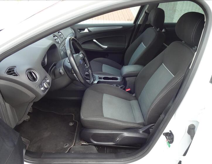 Ford Mondeo 16