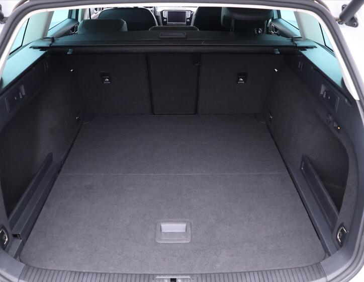 Volkswagen Passat 10