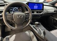 Lexus UX 250h 11