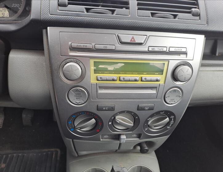 Mazda 2 12