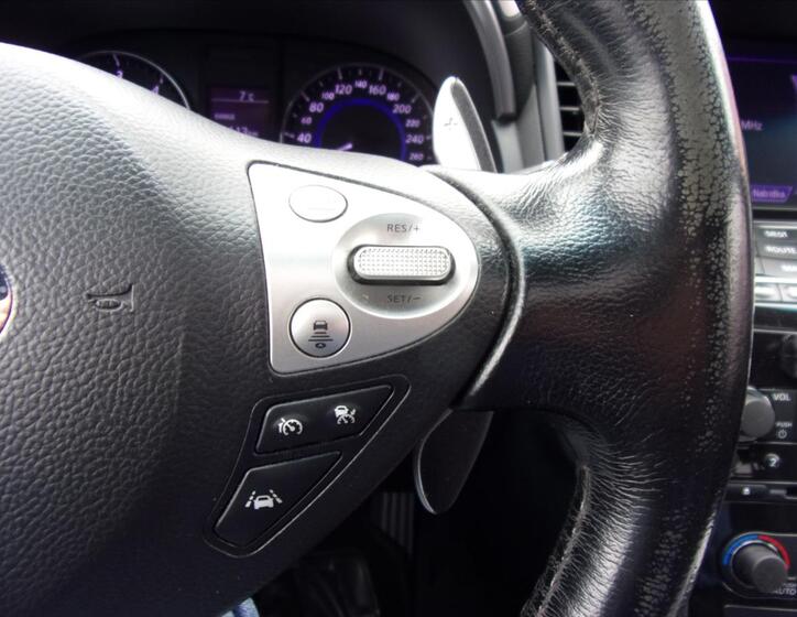 Infiniti FX30 21