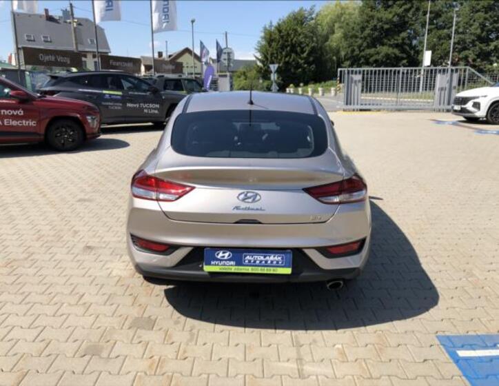 Hyundai i30 4