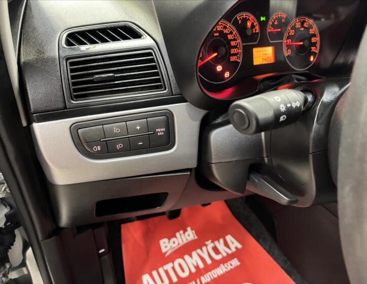 Fiat Grande Punto 16