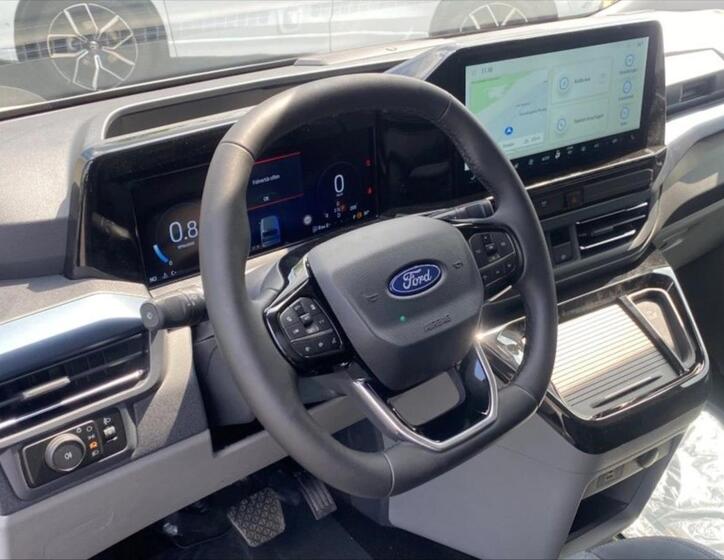 Ford Tourneo Custom 5