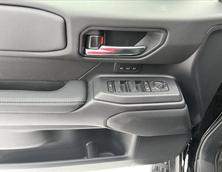 Toyota Land Cruiser 15