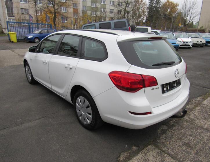 Opel Astra 4
