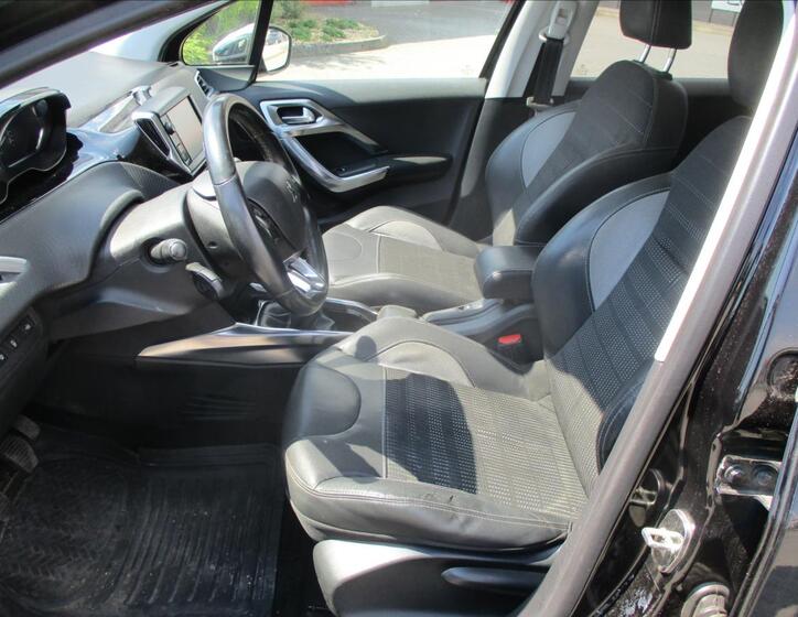 Peugeot 2008 7