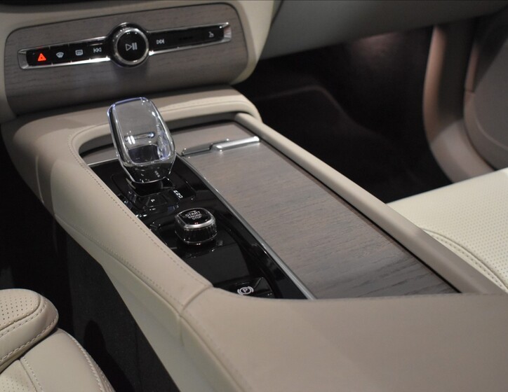 Volvo XC90 16