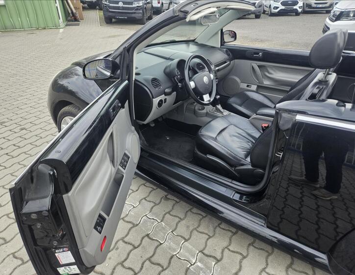 Volkswagen New Beetle 13