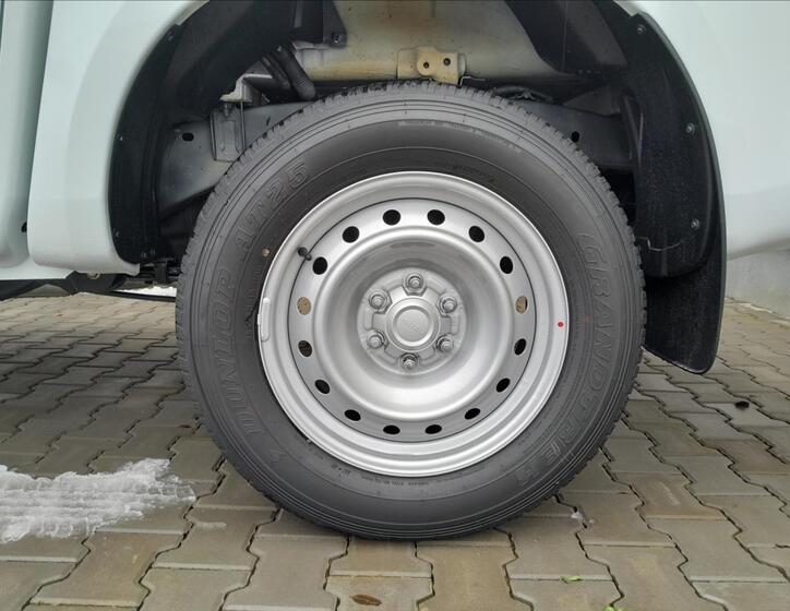 Isuzu D-Max 7