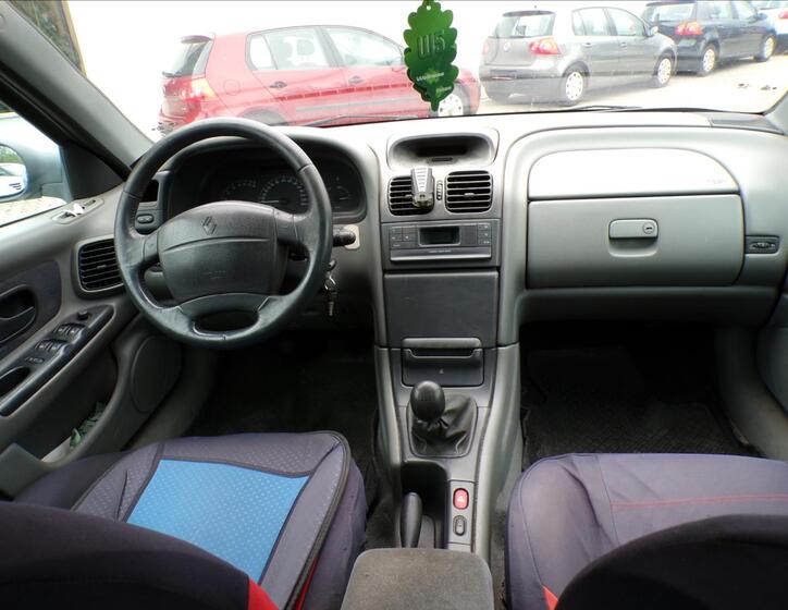 Renault Laguna 7