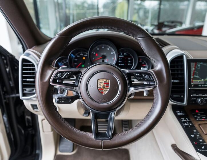 Porsche Cayenne 6