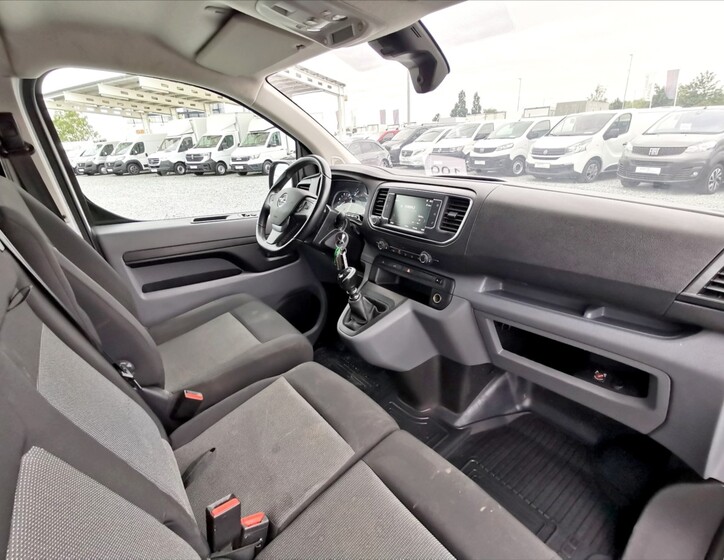 Opel Vivaro 8