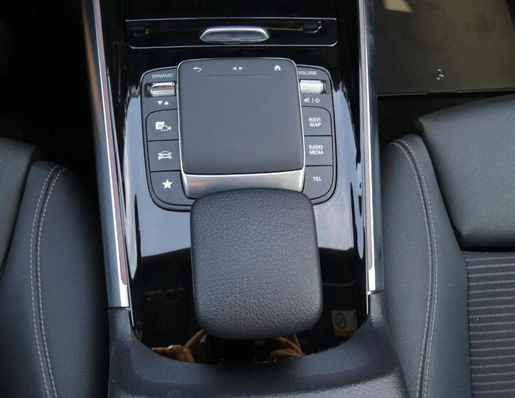 Mercedes-Benz GLA 17