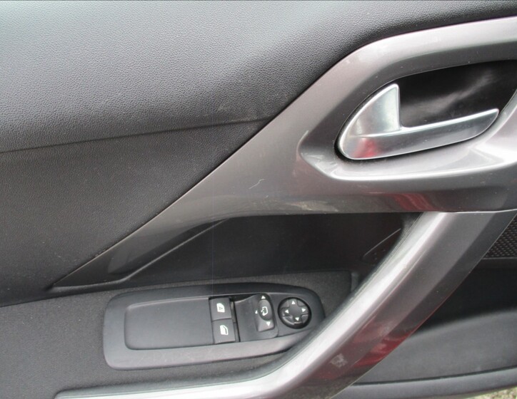 Peugeot 2008 11