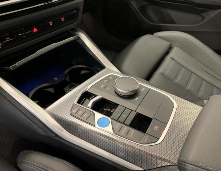 BMW i4 10
