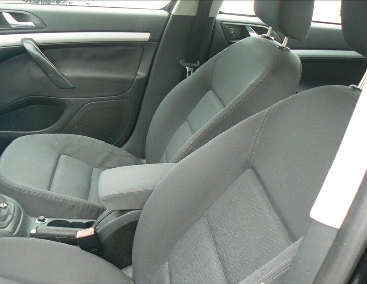 Škoda Octavia 12