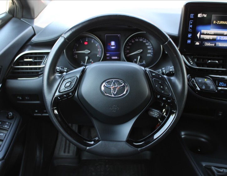 Toyota C-HR 9