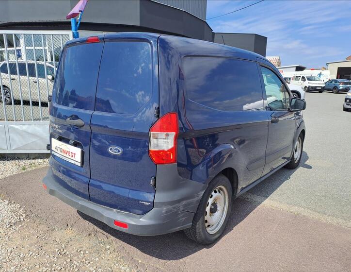 Ford Tourneo Courier 3