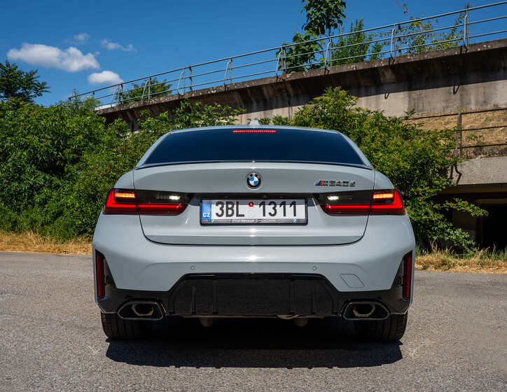 BMW Řada 3 18