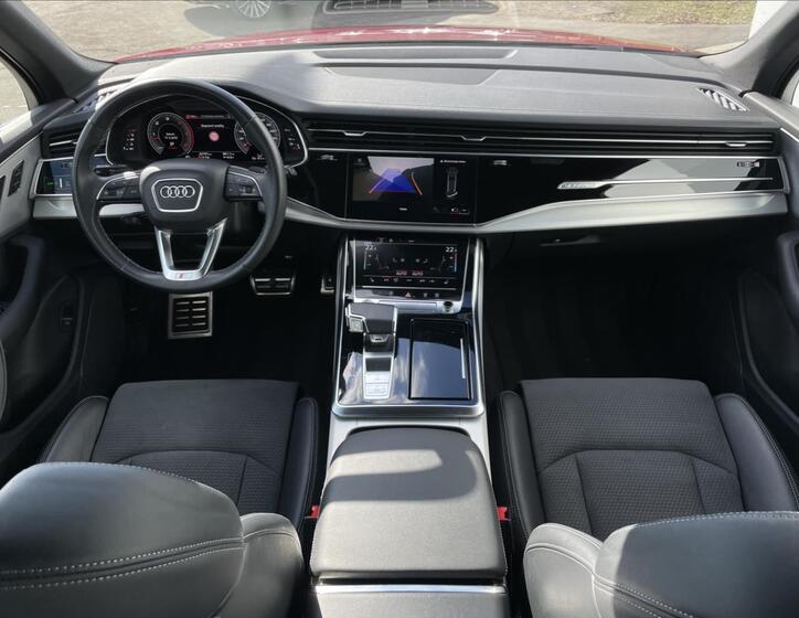 Audi Q7 6