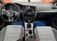 Volkswagen Golf 11
