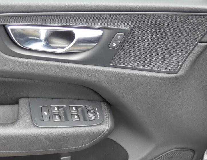 Volvo XC60 9