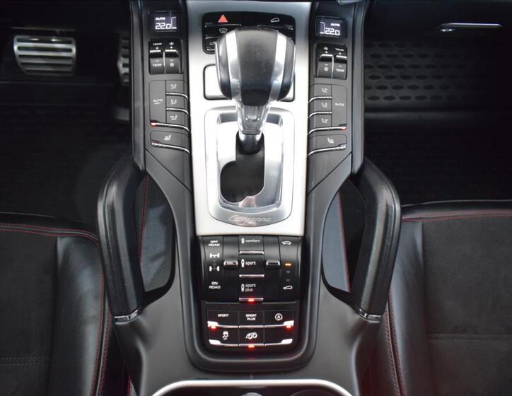 Porsche Cayenne 21