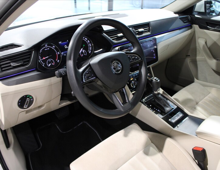 Škoda Superb 12