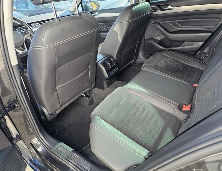 Volkswagen Passat 24
