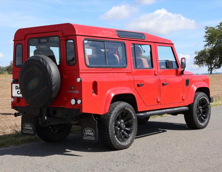 Land Rover Defender 7