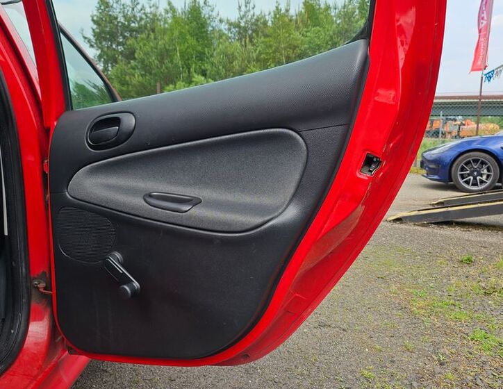Peugeot 206 15