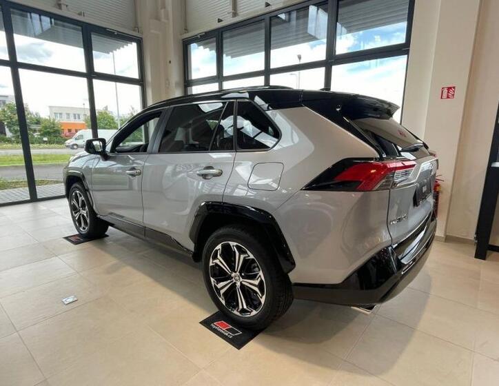 Toyota RAV4 2