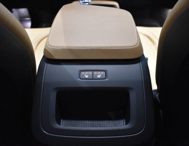 Volvo XC90 16