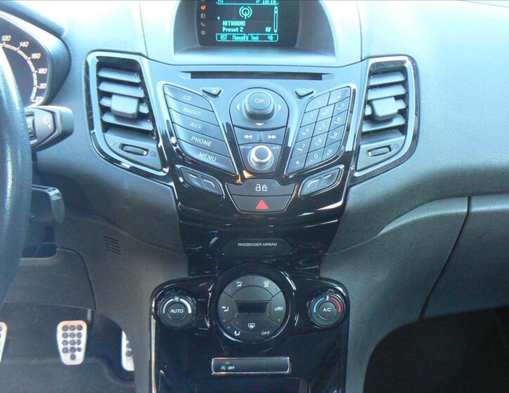 Ford Fiesta 13