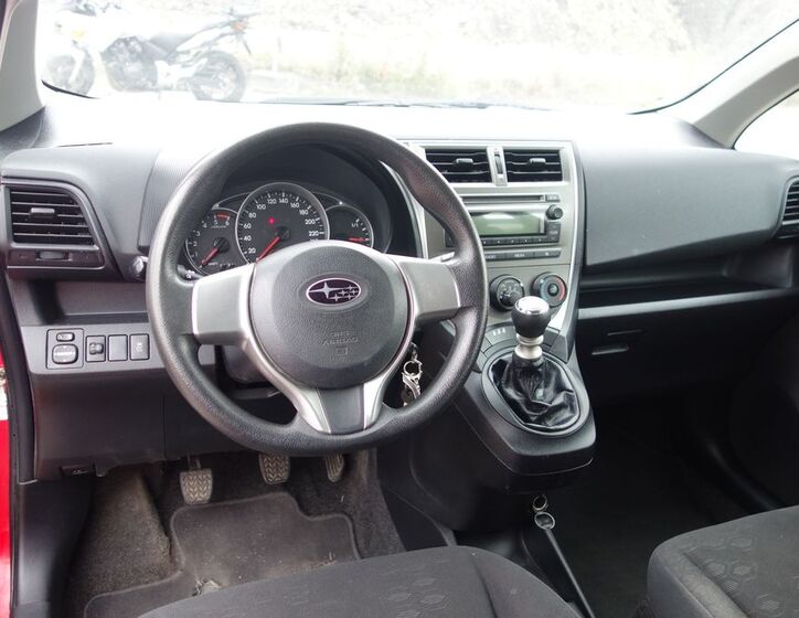 Subaru Trezia 22