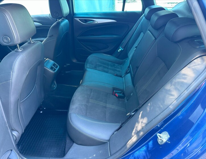 Opel Insignia 11