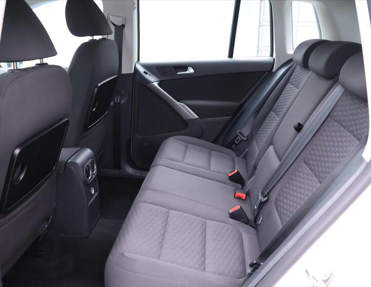 Volkswagen Tiguan 16