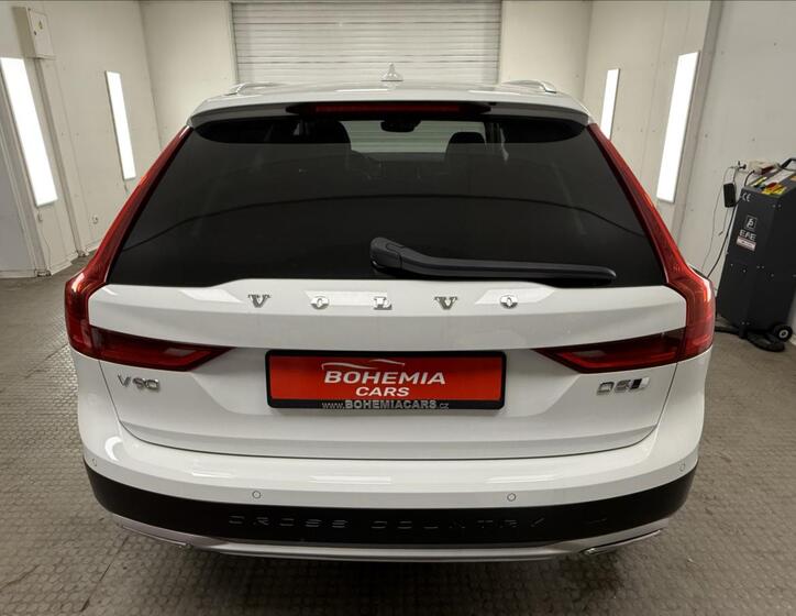 Volvo V90 5