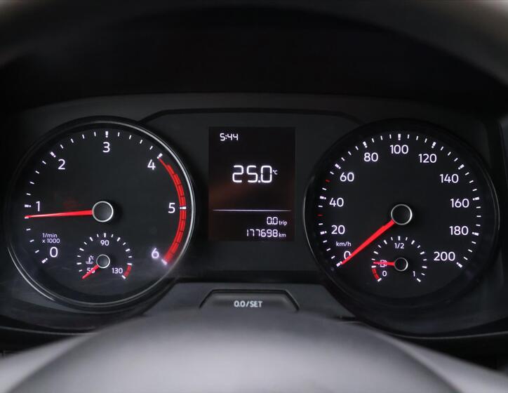 Volkswagen Crafter 16