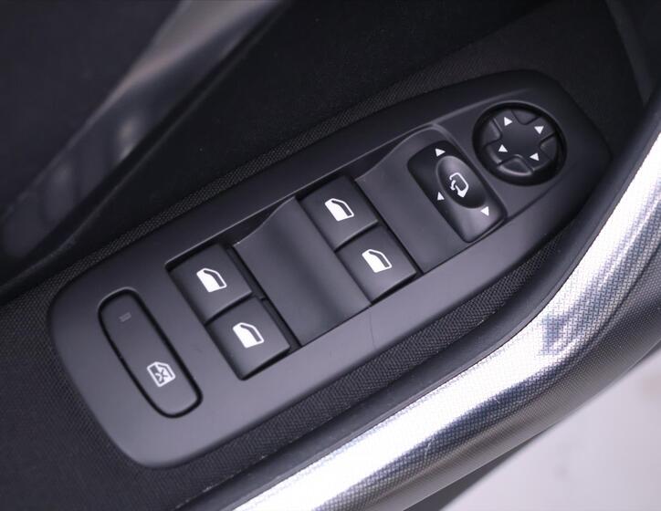 Peugeot 2008 17